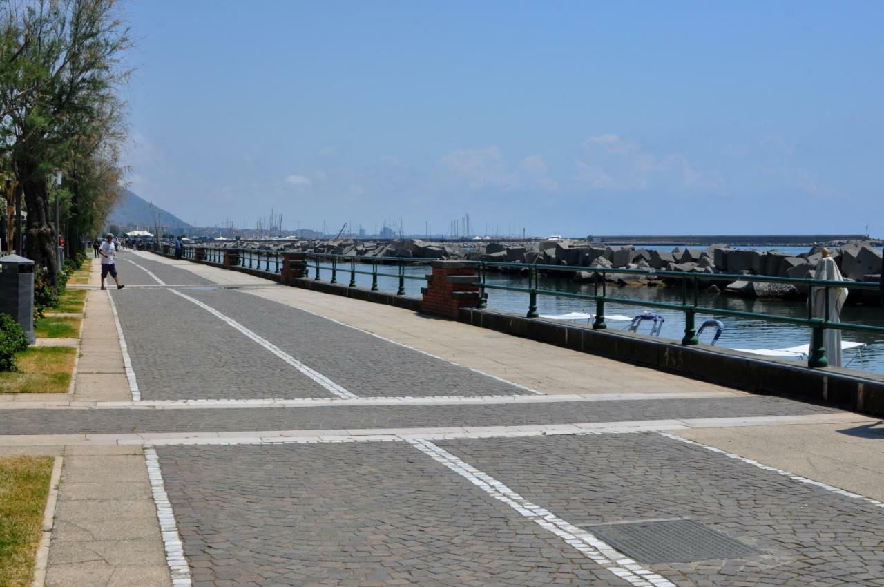 Capofortuna B&B Salerno Centro Экстерьер фото